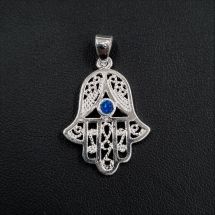 Metalliriipus Hamsa-hand, sininen kristalli 28x20 mm hopeoitu 1 kpl