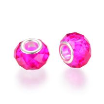 Isoreikäinen helmi viistehiottua lasia kirkas/hot pink 15x8 mm