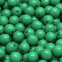 Pyöreä lasihelmi Tsekki opaakki pintaväri vihreä 6 mm 30 kpl