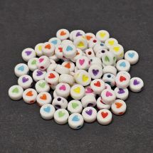 Akryylihelmi valkoinen/värilajitelma sydän litteä pyöreä n. 7x3,5 mm 10 g