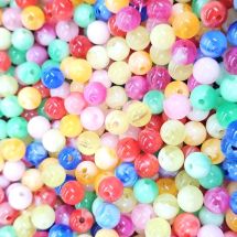 Akryylihelmi pyöreä 8 mm jadejäljiltelmä sateenkaarivärit värilajitelma 10g