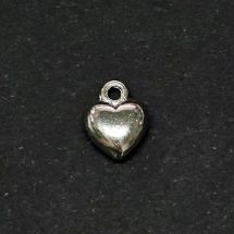 Metallimaskotti pieni pullea sydän 11,5x9 mm hopeoitu