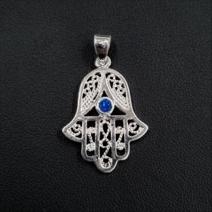 Metalliriipus Hamsa-hand, sininen kristalli 28x20 mm hopeoitu 1 kpl