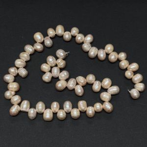 Makeanvedenhelmi pyöreähkö/barokki n. 9-13 mm vaalea persikka nauha