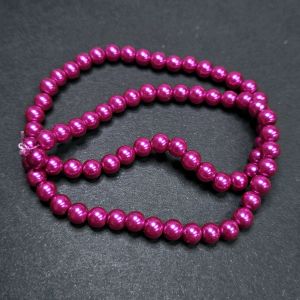 Pyöreä lasihelmi helmiäinen dark hot pink 6 mm nauhassa