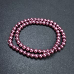 Pyöreä lasihelmi helmiäinen dark rosy brown 6 mm nauhassa