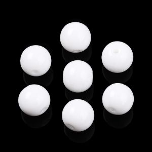 Pyöreähkö lasihelmi opaakki valkoinen 8 mm 20 kpl