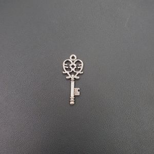 Metalliriipus avain 33x14 mm antiikkihopeanvärinen 1 kpl
