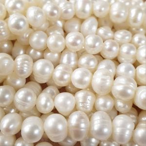 Makeanvedenhelmi pyöreähkö/barokki n. 5-6 mm valkoinen nauha