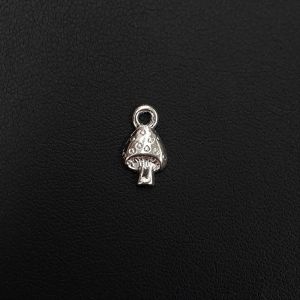 Metallimaskotti mini kärpässieni hopeoitu 13x8 mm
