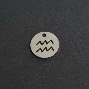 Metallimaskotti horoskooppi Vesimies 12 mm kiiltävä teräksenvärinen 1 kpl