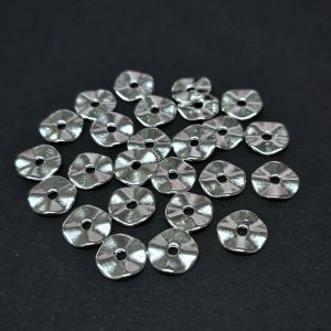 Metallihelmi hopeoitu litteä aaltoprofiili 10x1 mm n. 25 kpl