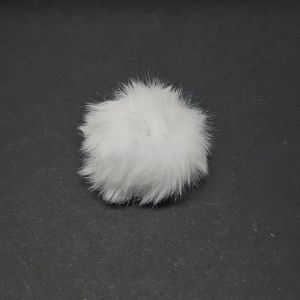 Pom/tupsu keinoturkis White pienempi 30-40 mm