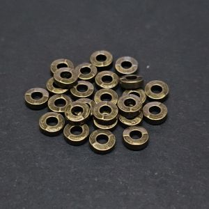 Metallihelmi litteä rondelli 5-6x2 mm antiikkimessinginvärinen 20 kpl
