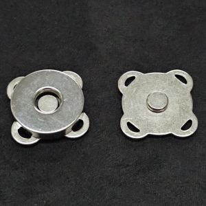 Magneettilukko kassiin, ommeltava platinanvärinen 18 mm