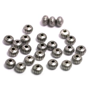 Metallihelmi antiikkihopeanvärinen pieni urakuviorondelli 4x5 mm 25 kpl