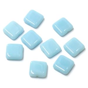 Litteä neliöhelmi 10x10 mm opaali aqua 10 kpl