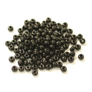 Siemenhelmi 6/0 Tsekki opaakki musta 10 g