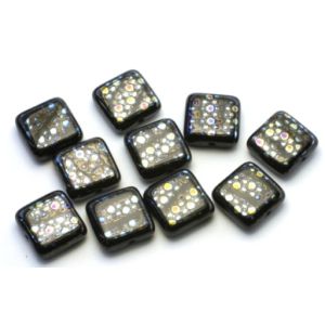 Litteä neliöhelmi 10x10 mm opaakki musta/täplä vacuum 10 kpl